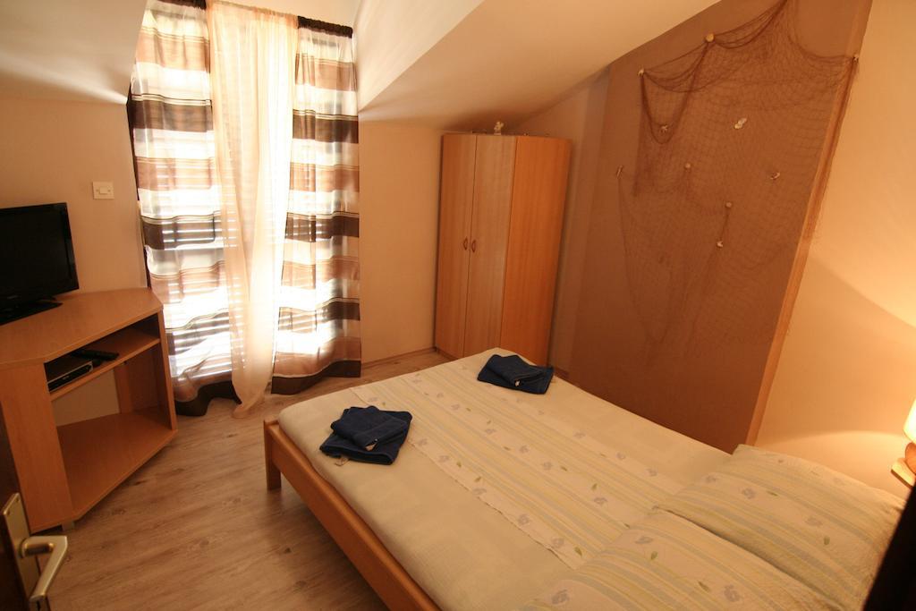 Apartments Marta Trogir Oda fotoğraf
